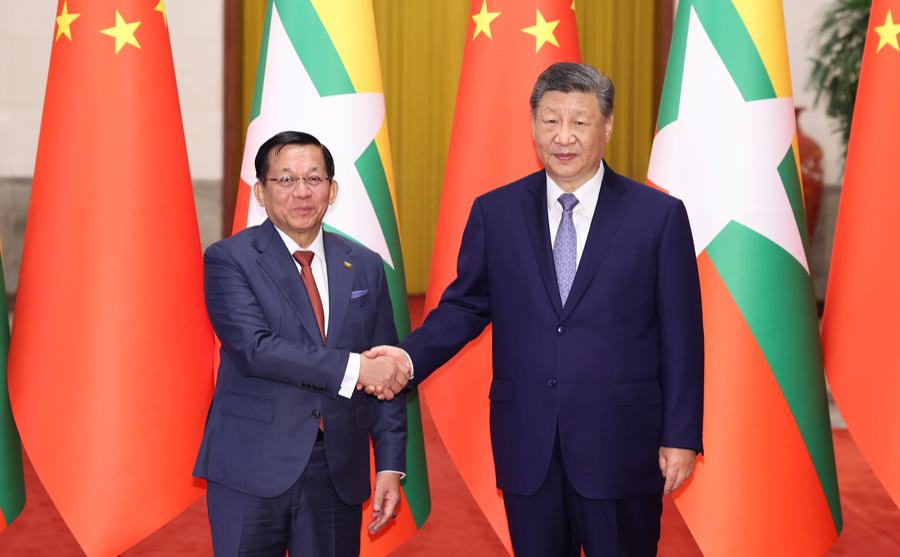 习近平同缅甸总统敏昂莱会谈