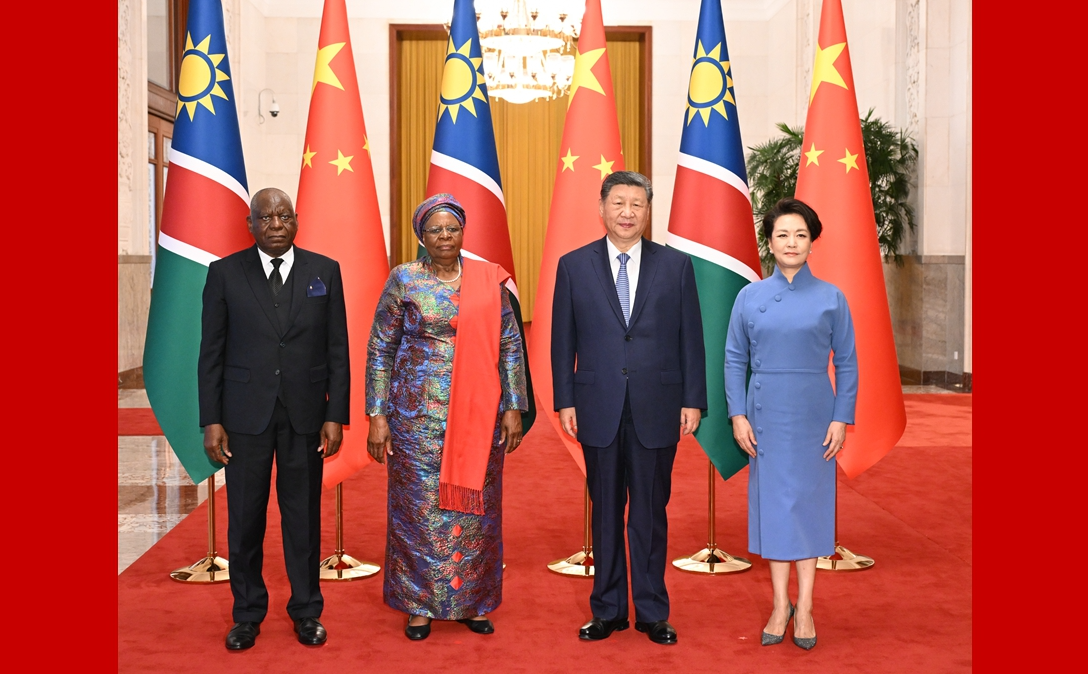 习近平同纳米比亚总统恩代特瓦会谈