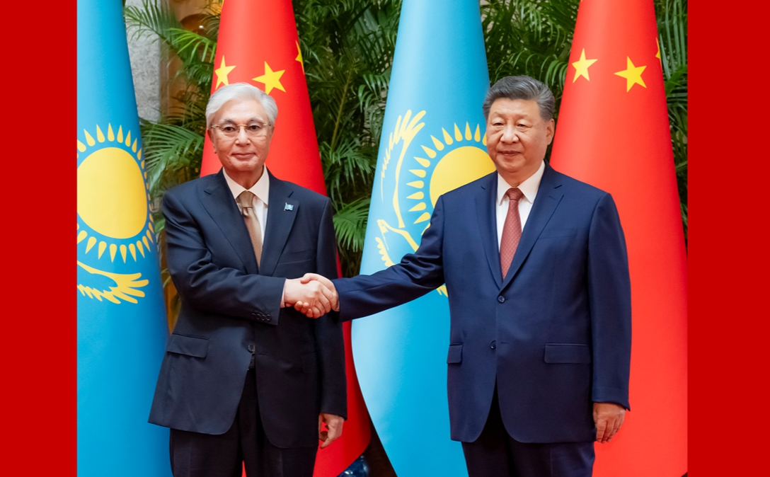 习近平会见哈萨克斯坦总统托卡耶夫