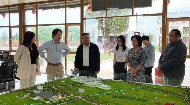 2026年4月，暨南大学专家团队在始兴县顿岗镇调研全域土改。