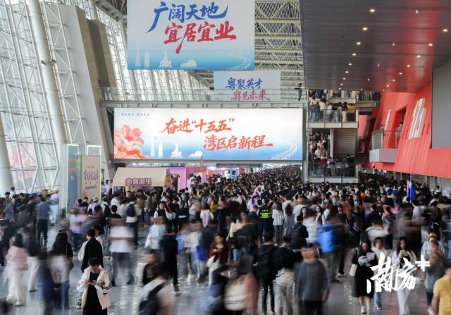 3月15日,“百万英才汇南粤”2026年春季大型综合招聘会在广州举行。 3月15日,“百万英才汇南粤”2026年春季大型综合招聘会在广州举行。