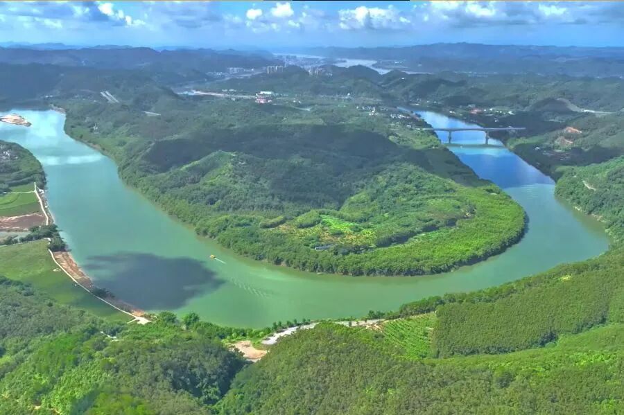 “几字湾”贺江碧道画廊,图源封开县委宣传部