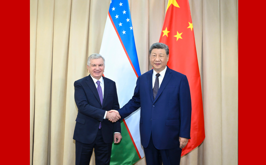 习近平会见乌兹别克斯坦总统米尔济约耶夫