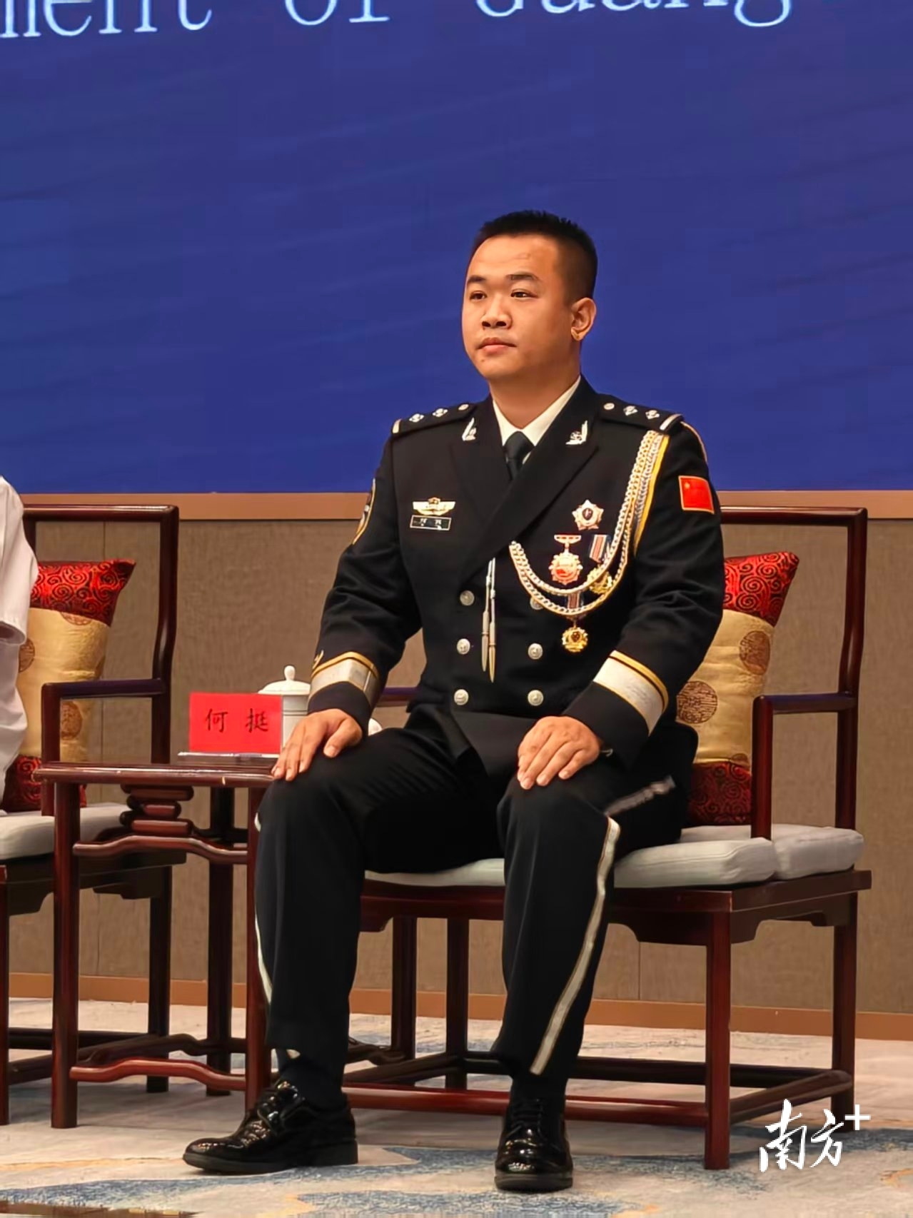 揭阳市公安局机动训练支队三级警长何挺。 南方+ 关喜如意 拍摄