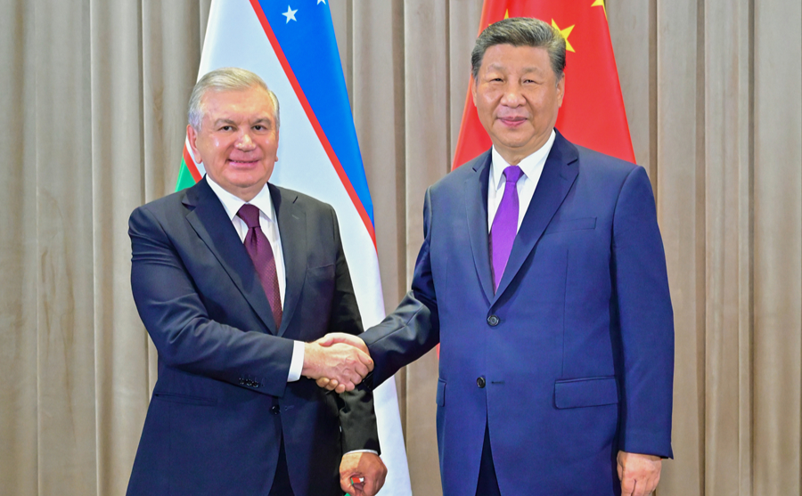 习近平会见乌兹别克斯坦总统米尔济约耶夫