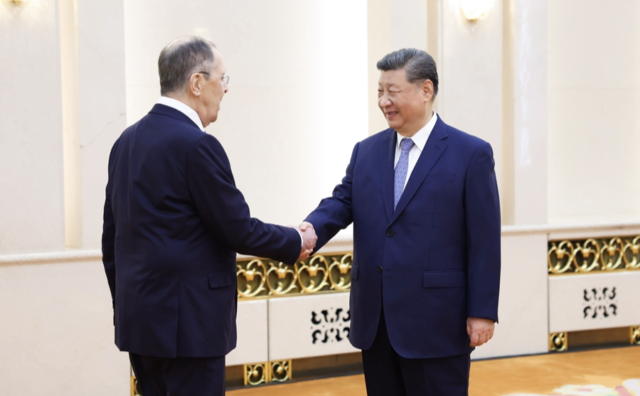习近平会见俄罗斯外长拉夫罗夫