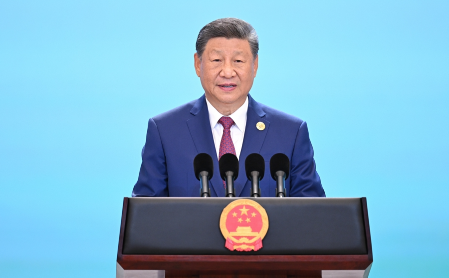 习近平和彭丽媛为出席2025年上海合作组织峰会的国际贵宾举行欢迎宴会