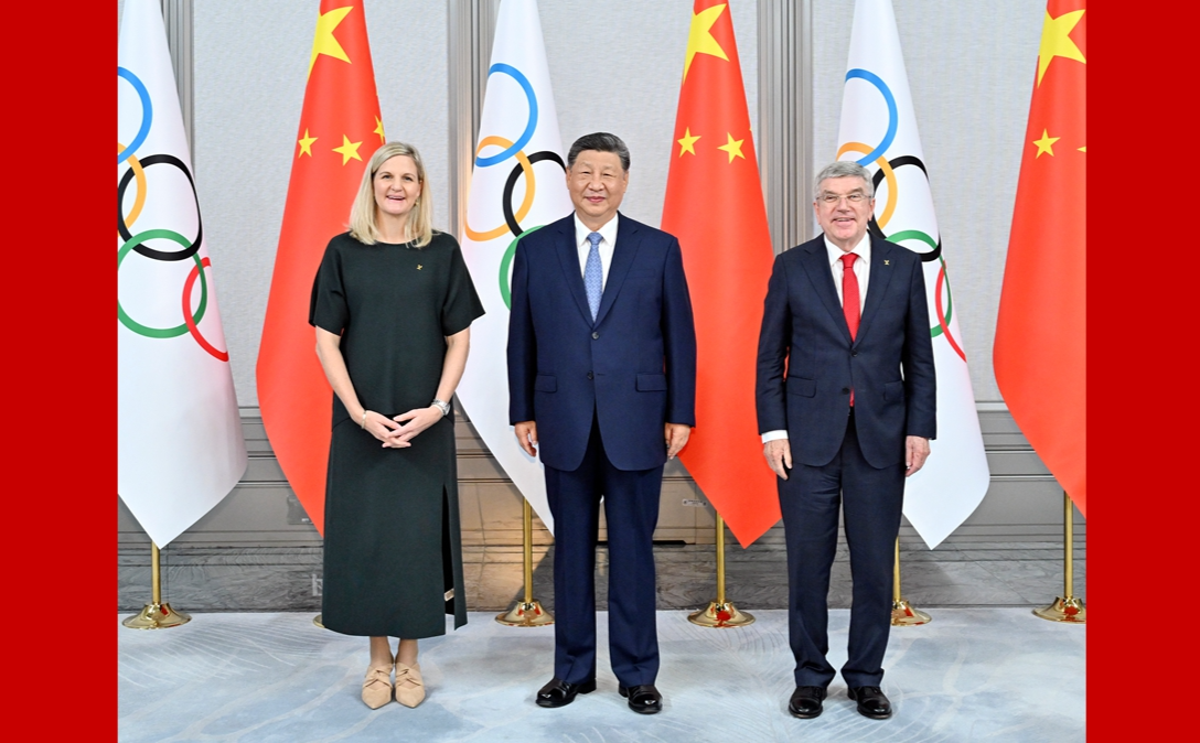 习近平会见国际奥委会主席考文垂和终身名誉主席巴赫