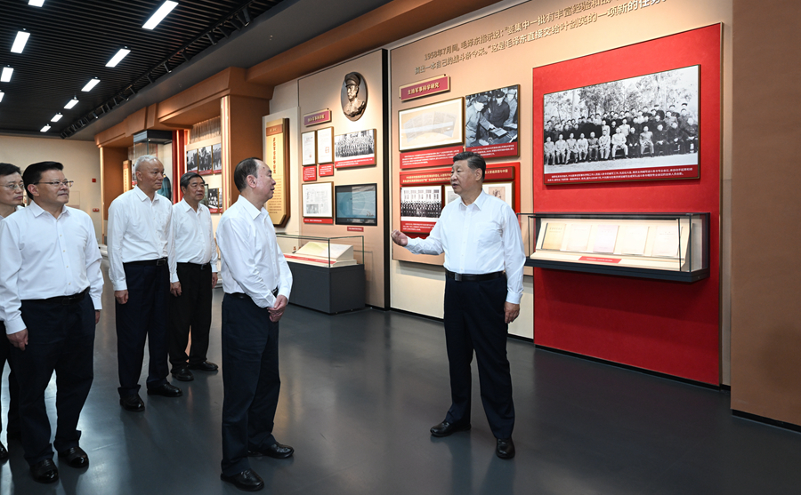 习近平在广东考察时强调 深入学习宣传贯彻党的二十届四中全会精神 以全面深化改革开放推动高质量发展