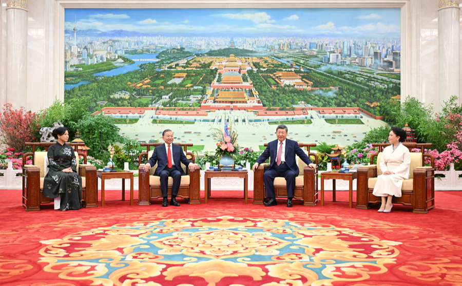 习近平夫妇同苏林夫妇亲切话别