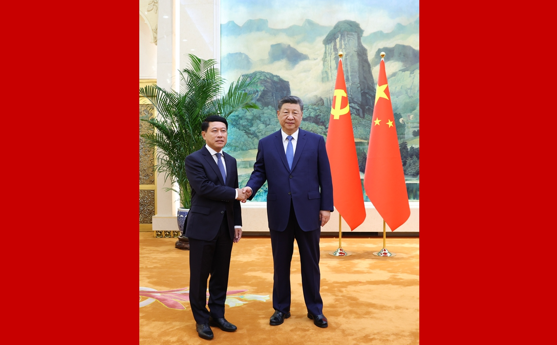 习近平会见老挝人民革命党中央总书记、国家主席特使沙伦赛